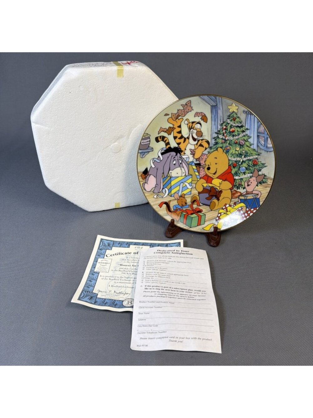 Bradford Exchange Winnie the Pooh Holiday Collector Plate "Hooray for Christmas"